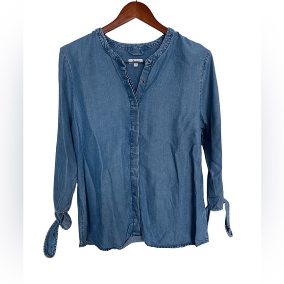 Reitmans Tops - 5/20$ Reitmans Blue Denim like Button-Up Blouse size medium